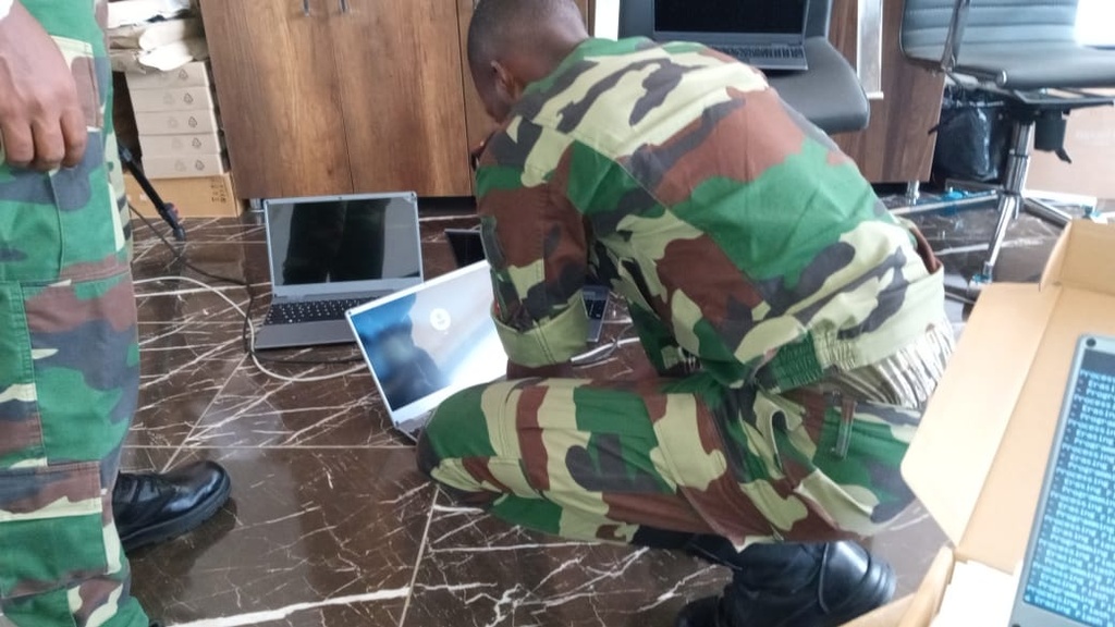Laptop Bakari L1500